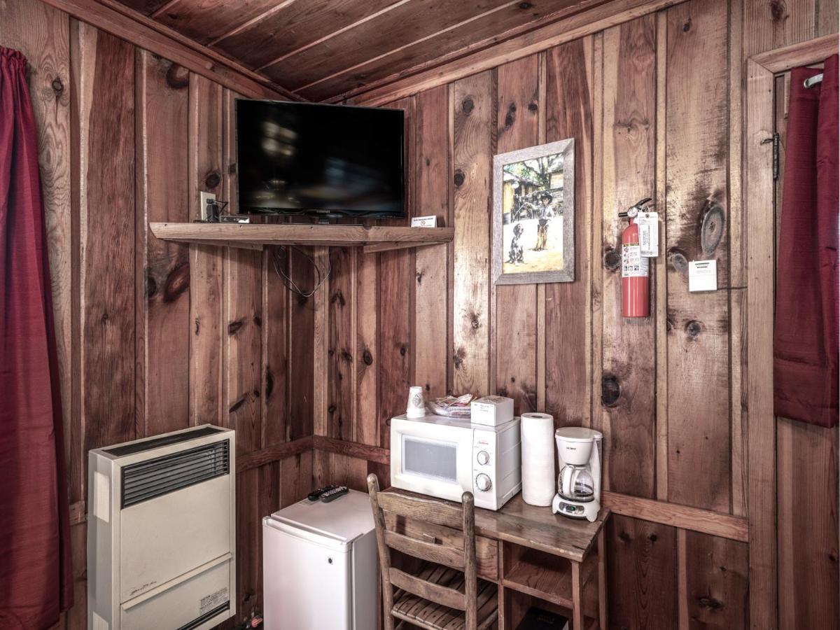 Apache Village 3, Queen Bed, Midtown, Sleeps 2 Ruidoso Exterior photo