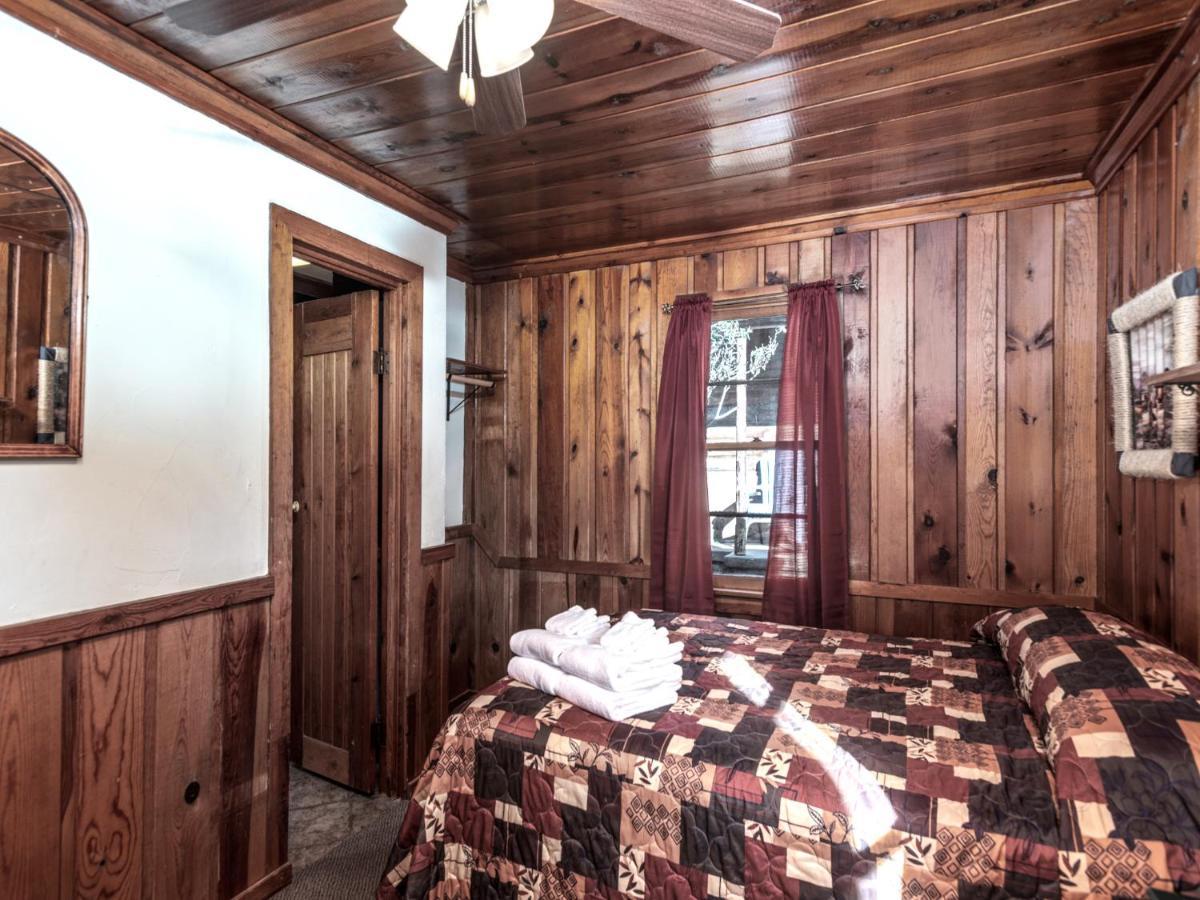 Apache Village 3, Queen Bed, Midtown, Sleeps 2 Ruidoso Exterior photo